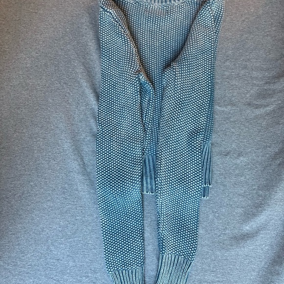 Kendall and Kylie Cropped Sweater in Distressed Blue - Size Small - Picture 9 of 11